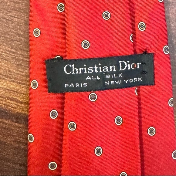 CHRISTIAN DIOR All Silk Red Necktie - Picture 4 of 6